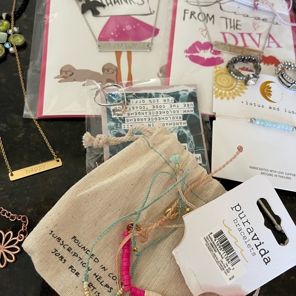 🎈SOLD🎈Massive jewelry bundle! Over 60 pieces! - Picture 3 of 6